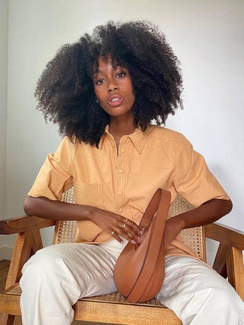 Кудри и прямая челка. Нужна ли челка на волнистые волосы 28