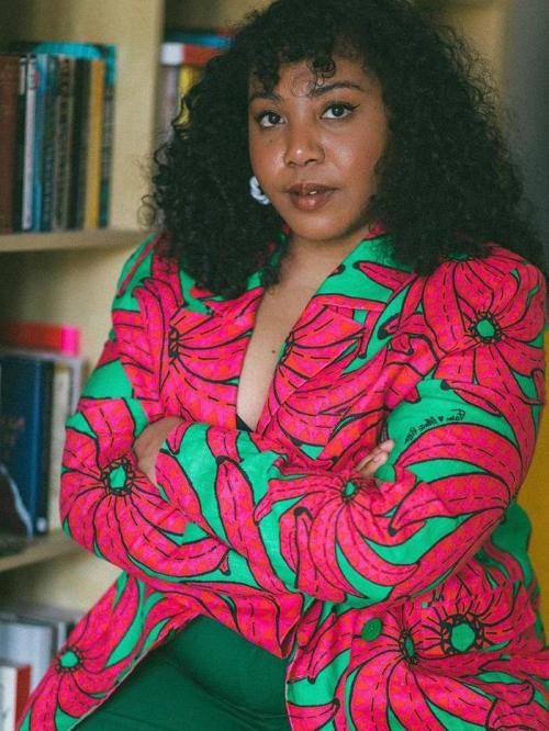 Кудри и прямая челка. Нужна ли челка на волнистые волосы 26