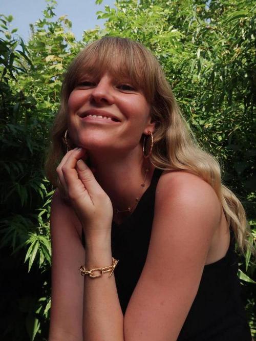 Кудри и прямая челка. Нужна ли челка на волнистые волосы 29