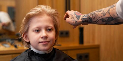 Стрижка мальчика машинкой дома: простой способ сохранить стиль 03 Стрижка мальчика машинкой дома: простой способ сохранить стиль 03