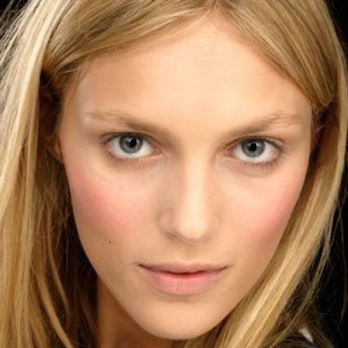 Какие цвета волос можно выбрать для коричневой натуральной кожи. Подбор цвета волос по тону и цветотипу кожи