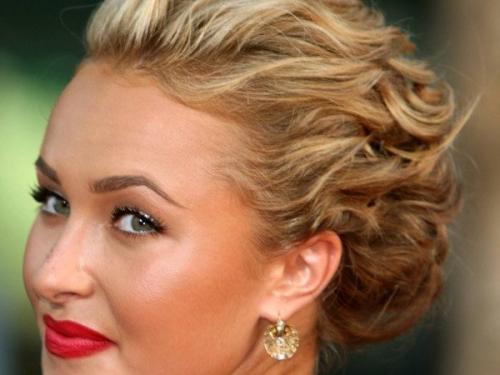 Легкая прическа на средние волосы волнистые. Пошаговые уроки: как сделать прически на длинные волнистые волосы? 04 Легкая прическа на средние волосы волнистые. Пошаговые уроки: как сделать прически на длинные волнистые волосы? 04