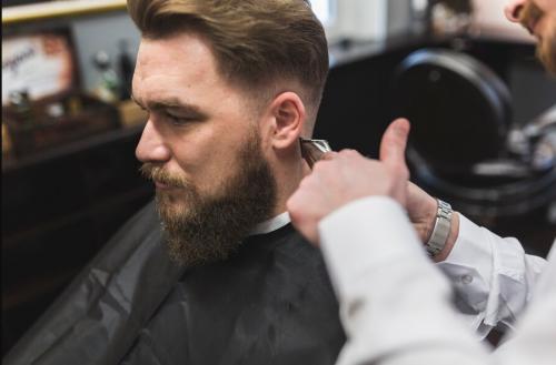 Как сделать естественный переход между короткими и длинными волосами при корректировке стрижки мужчины. Как сделать плавный переход в мужской стрижке?