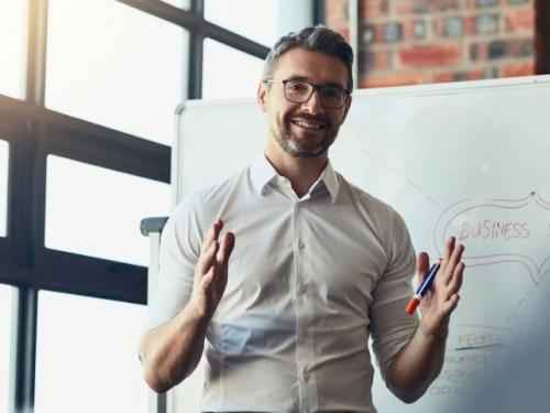 Как выбрать подходящий макияж для мужчины с определенной стрижкой. Для чего нужен мужской макияж?