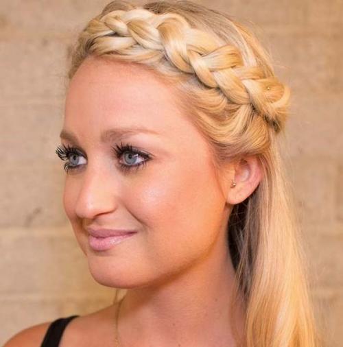 Легкие прически на средние волосы на праздник. Особенности 06 Легкие прически на средние волосы на праздник. Особенности 06