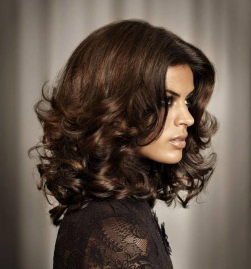 Повседневные прически на средние волосы с челкой. Женские прически на средние волосы: фото новинки 2023 года для девочек, девушек и женщин средних лет, на праздник и каждый день