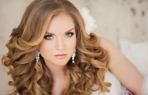 Легкие прически с распущенными волосами. Легкие прически на распущенные длинные волосы