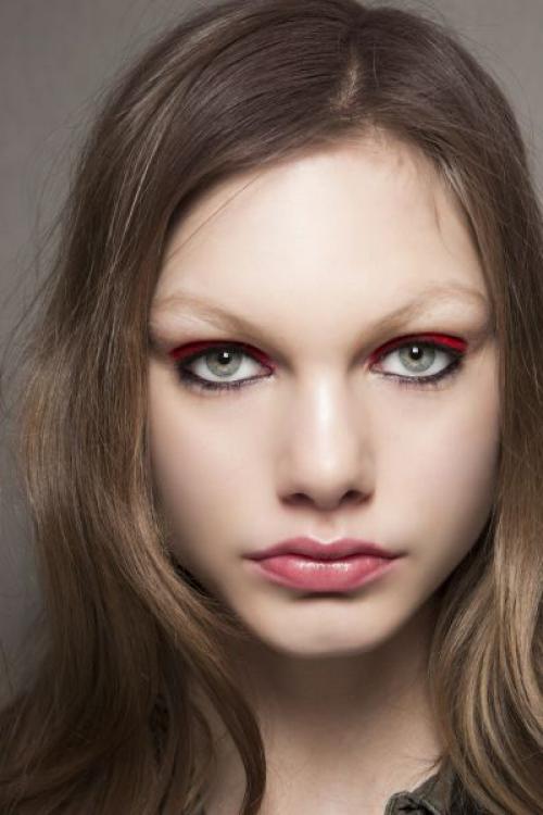 Красный макияж глаз пошагово. Хороший вопрос: как использовать красные оттенки в макияже глаз?