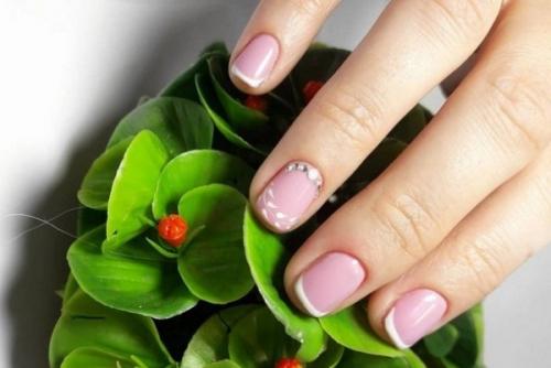 Нежно розовый френч. Главные тенденции