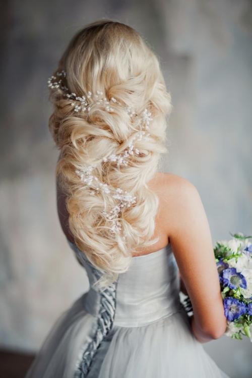 Прически под свадебное платье с рукавами. Как выбрать лучшую прическу на свадьбу