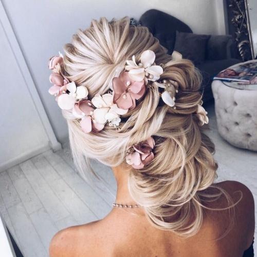 Прически под свадебное платье с рукавами. Как выбрать лучшую прическу на свадьбу