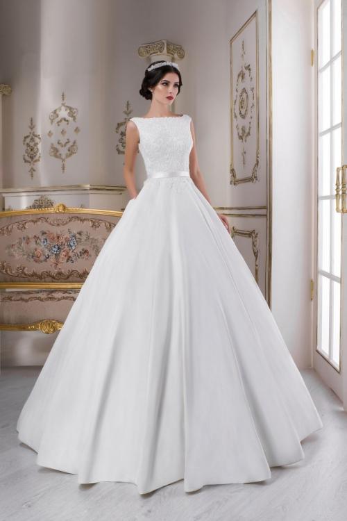 Прическа под платье, а силуэта. Прически под платье разных фасонов. Учимся подбирать самый удачный вариант. Примеры сочетания прически с вырезом платья. 80 фото-идей красивых причёсок под платье