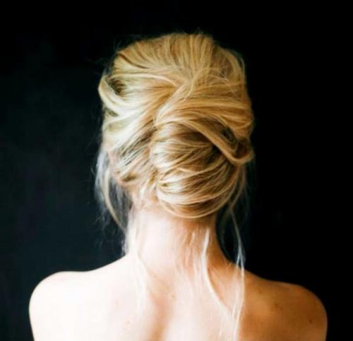 Прическа под длинное платье на короткие волосы. Фото причёсок под разные типы платьев с открытыми плечами