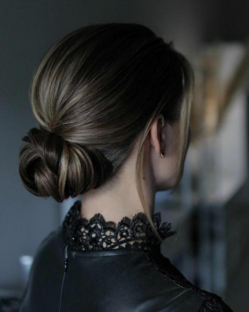 Как сделать прическу с пучками на средние волосы