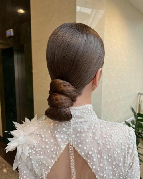 Как сделать прическу с пучками на средние волосы. Пучок на базе волос средней длины