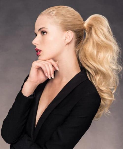 Прически под строгое платье. Какая прическа подойдет к длинному платью: короткое, под вырез вечернего с открытой спиной и плечами на средние волосы