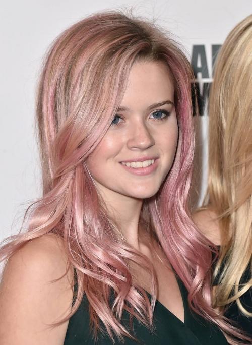 Розовые волосы и карие глаза. Розовый цвет волос: фото лучших оттенков