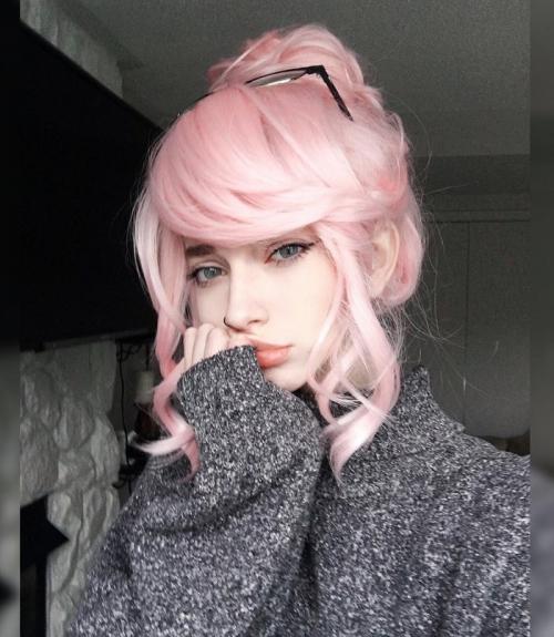 Розовые волосы и карие глаза. Розовый цвет волос: фото лучших оттенков