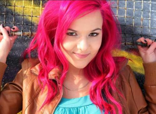 Розовые волосы и его сочные оттенки. Кому подходят розовые волосы?