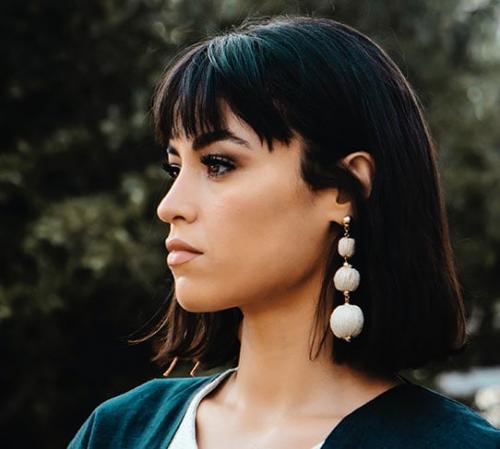 Какие современные методы обучения используются для прямого каре с ровной челкой. Особенности женской стрижки каре с челкой