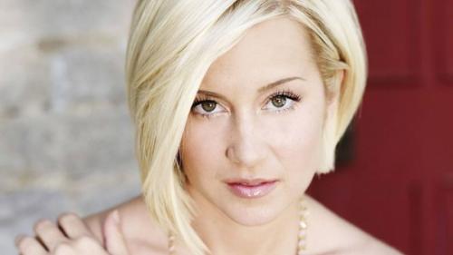 Прямое каре с ровной челкой: современные методы обучения 06 Прямое каре с ровной челкой: современные методы обучения 06