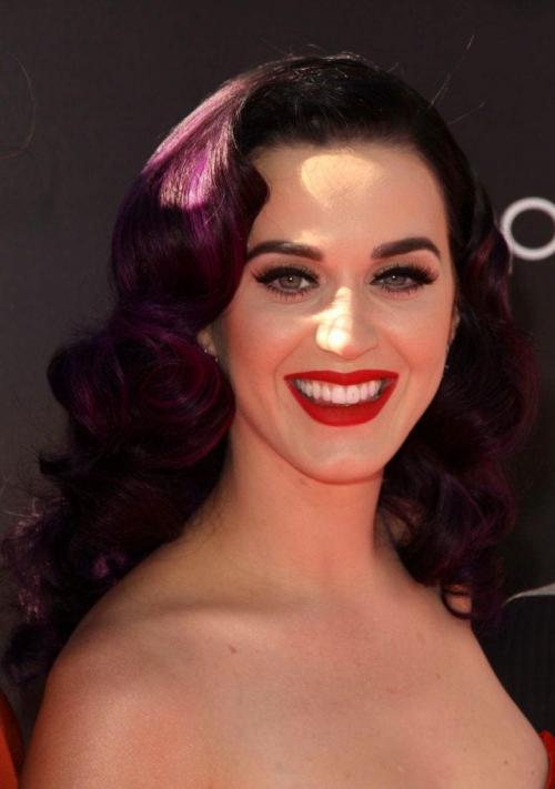 Краска для волос баклажан. Цвет волос баклажан: кому он действительно идет