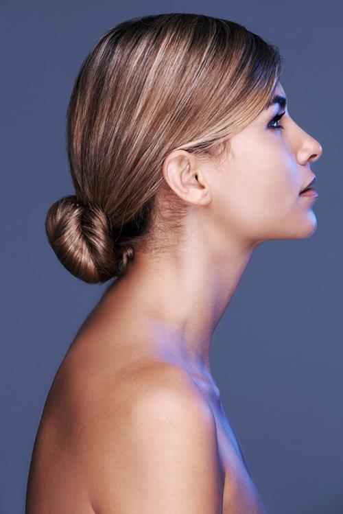 Низкий небрежный пучок. Особенности прически низкий пучок