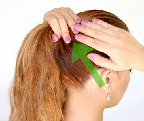 Небрежный пучок на средние волосы. Как сделать растрепанный пучок на голове?