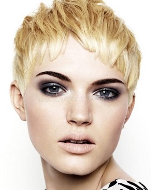 Модные стрижки 2021 женские с челкой. Виды челок