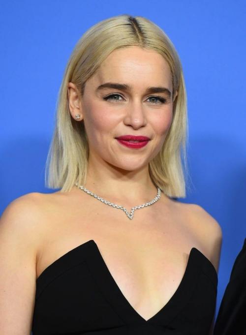 Какие прически можно сделать на волосах с прямыми стрижками. 15 женских стрижек на прямые волосы, модных в этом сезоне