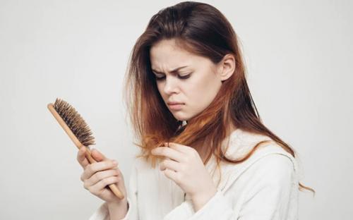 Выпадение волос у женщин после 60 лет. Виды стресса
