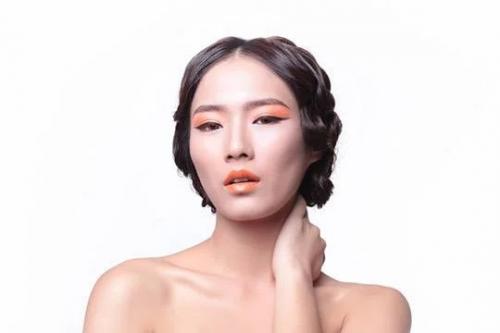 Прически на средние волосы на каждый день. Повторяйте за нами: быстрые и красивые прически