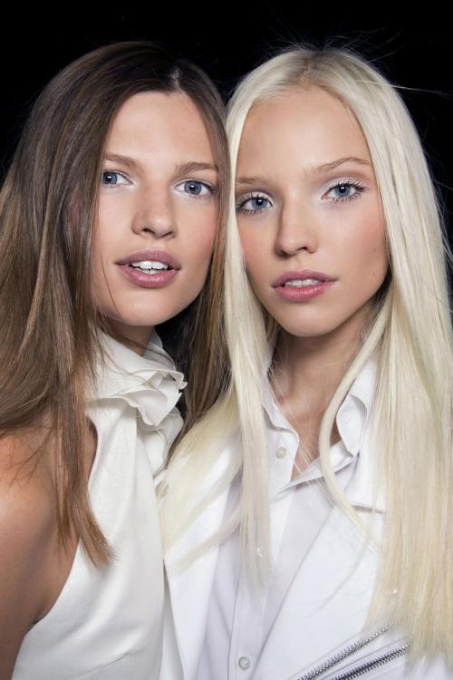 Как сделать укладку устойчивой и долговечной. Укладка волос дома: как продлить жизнь прическе