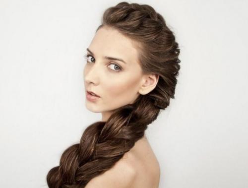 Прически из косичек. Как заплести красивую прическу с косами на волосы разной длины: схемы и рекомендации по плетению