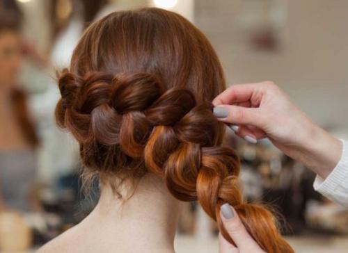 Прически из косичек. Как заплести красивую прическу с косами на волосы разной длины: схемы и рекомендации по плетению