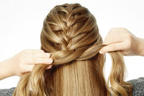 Прически из косичек. Как заплести красивую прическу с косами на волосы разной длины: схемы и рекомендации по плетению