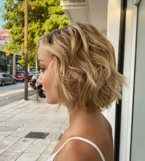 Модные стрижки каре 2021-2022. Стрижка каре осень-зима 2021-2022 на короткие волосы фото 12