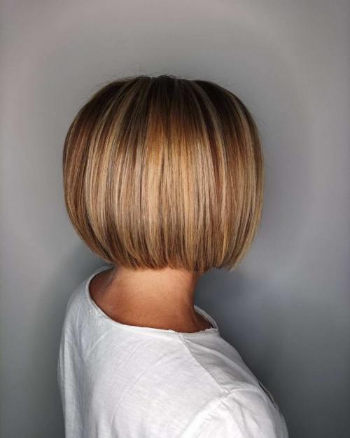 Модные стрижки каре 2021-2022. Стрижка каре осень-зима 2021-2022 на короткие волосы фото 13