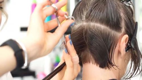 Варианты стрижки каре на короткие и средние волосы без челки. Короткое и удлиненное каре без челки – разновидности на средние, короткие и длинные волосы, красивые фото стрижки спереди и сзади 02 Варианты стрижки каре на короткие и средние волосы без челки. Короткое и удлиненное каре без челки – разновидности на средние, короткие и длинные волосы, красивые фото стрижки спереди и сзади 02