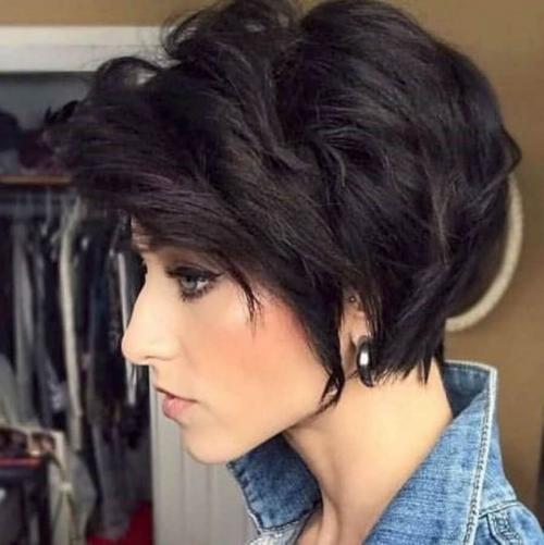 Каре с каскадом на концах. Кому подходит стрижка каскад на короткие волосы