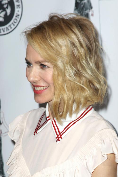 Двойное каре с косой челкой. Двойное каре и его варианты