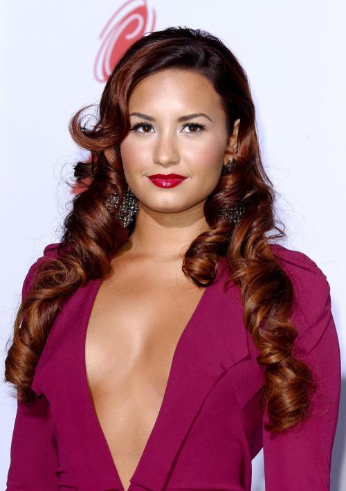 Цветотип Осень и его палитра: что подходит в одежде, макияже, оттенках волос?