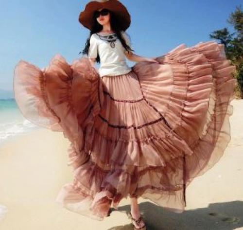 Длинные юбки с воланами. Какие вещи подобрать к юбке с воланами внизу