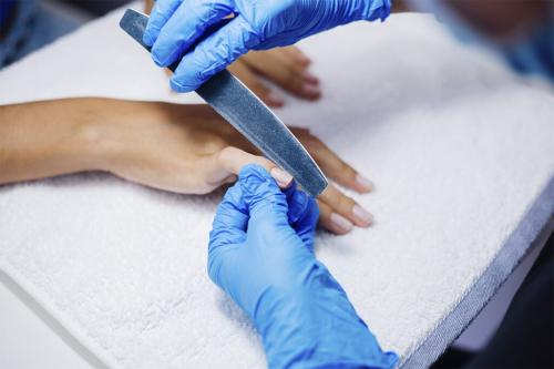 Красивый цвет на короткие ногти. Правила маникюра на короткие ногти