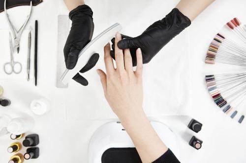 Красивый цвет на короткие ногти. Правила маникюра на короткие ногти