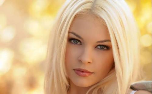 Цвет волос 2023 для зеленых глаз. Выбираем цвет шевелюры