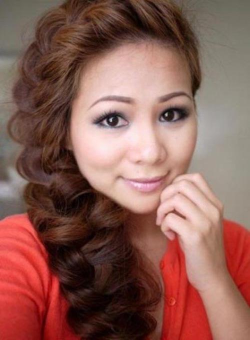 Как сделать косичку на бок более объемной. Плетение кос на бок