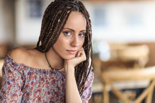 Можно ли делать косички на очень коротких волосах, и какие варианты подходят. Какие виды афрокосичек можно сделать на короткие волосы?