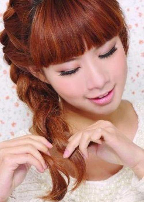 Как сделать косичку на бок более объемной. Плетение кос на бок