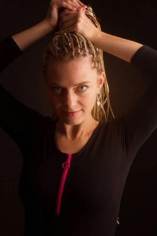 Можно ли делать косички на очень коротких волосах, и какие варианты подходят. Какие виды афрокосичек можно сделать на короткие волосы?